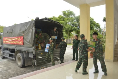 Thăm, tặng quà đồng bào bị ảnh hưởng thiên tai tại Bắc Kạn