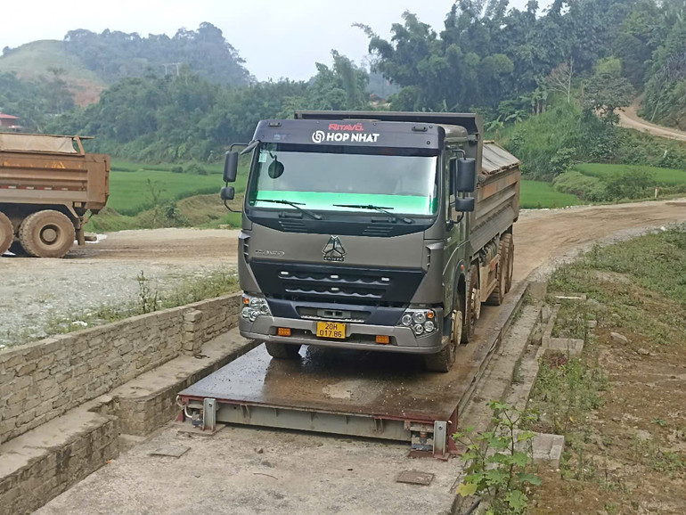 Hoạt động giám sát tại mỏ quặng sắt Bản Phắng 1 (thuộc xã Trung Hòa, huyện Ngân Sơn) của Công ty Cổ phần Vương Anh. a682dd41fe4647181e57.jpg