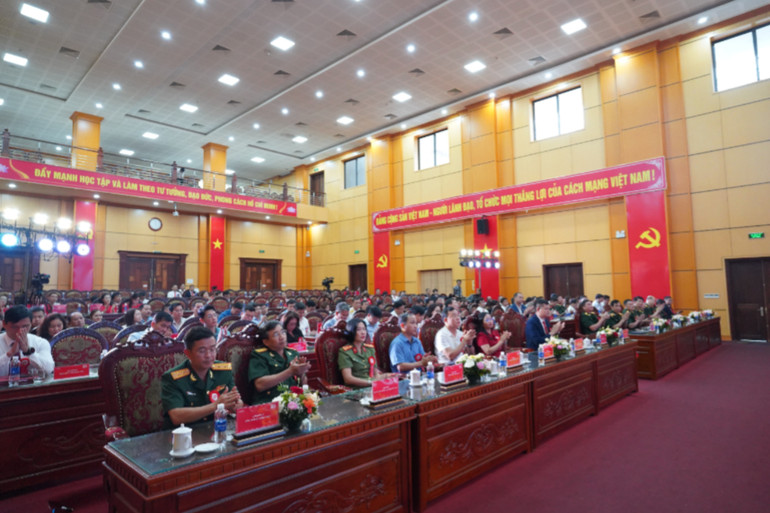 Các đại biểu dự lễ kỷ niệm DSC09460.JPG
