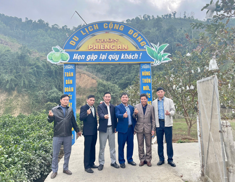 បទពិសោធន៍ទេសចរណ៍សហគមន៍តាមដងទន្លេ Cau ឃុំ Quang Thuan ។ 8352ceacd4ee66b03fff.jpg
