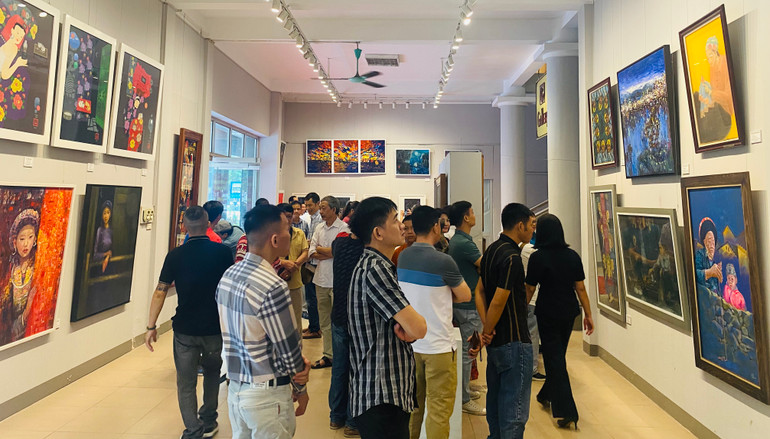 Triển lãm thu hút đông khán giả tham dự. Triển lãm thu hút đông khán giả tham dự.