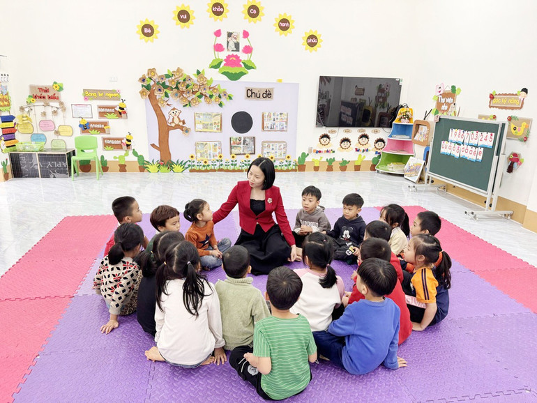 Cơ sở vật chất trường lớp học được quan tâm đầu tư, góp phần nâng cao chất lượng dạy và học. t9-co-so-vat-chat-truong-lop-hoc-duoc-quan-tam-dau-tu-gop-phan-nang-cao-chat-luong-day-va-hoc-anh-h.jpg
