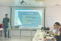 Buổi tập huấn nghiệp vụ cho các nhà báo, phóng viên về "Kỹ năng chụp và biên tập ảnh bằng smartphone" do Trung tâm Bồi dưỡng nghiệp vụ báo chí - Hội Nhà báo Việt Nam tổ chức vào tháng 3/2025.