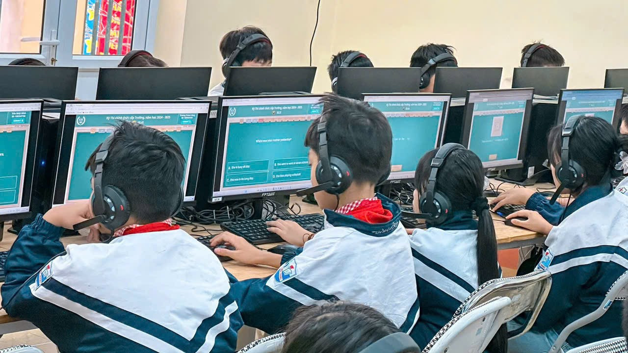 Học sinh Trường Tiểu học Đức Xuân, thành phố Bắc Kạn tham gia Cuộc thi tiếng Anh IOE cấp trường. z6161122192627-9523a217d59039c040c11be96f444cc0.jpg