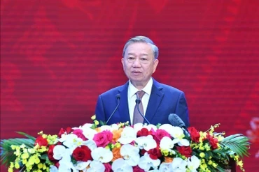 ĐỘT PHÁ THỂ CHẾ, PHÁP LUẬT ĐỂ ĐẤT NƯỚC VƯƠN MÌNH