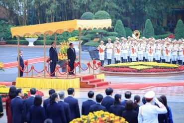 Thủ tướng Phạm Minh Chính chủ trì Lễ đón Thủ tướng Nhật Bản Ishiba Shigeru
