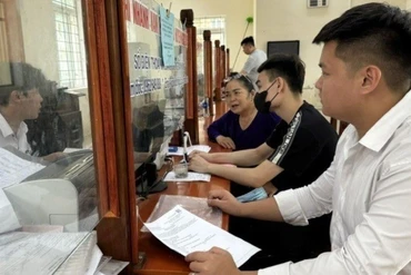 Xóa bỏ "biên chế suốt đời" để thu hút cán bộ có năng lực vào bộ máy hành chính