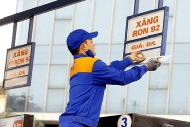 Giá xăng tăng gần 300 đồng/lít trong chiều 12/6