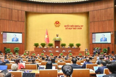 Quốc hội thảo luận tại hội trường về dự thảo Luật Nhà giáo