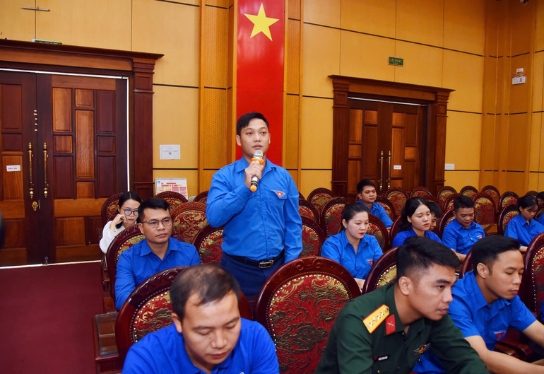 ĐVTN thành phố Bắc Kạn nêu vấn đề tại buổi đối thoại. z5955414772942-5039ede5d4a52a98177ef31605b25dc2-7334-8276.jpg