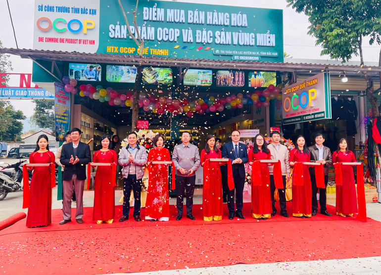 Quang cảnh buổi Lễ khai trương. diem-ban-hang-nr-1.jpg