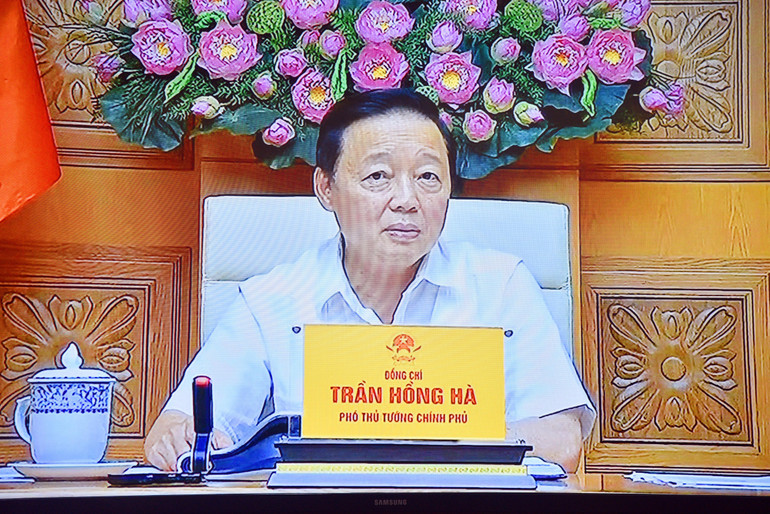 Phó Thủ tướng Chính phủ Trần Hồng Hà chủ trì Hội nghị (ảnh chụp màn hình) HN Điện VIII 2.jpg