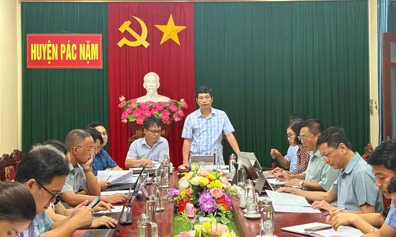 Đoàn công tác làm việc tại huyện Pác Nặm. kiem-tra-tai-san-cong-pac-nam.jpg