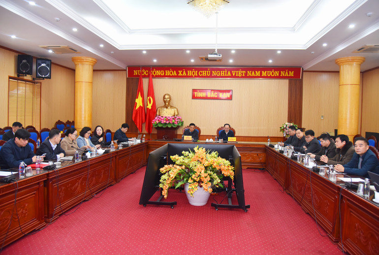 Quang cảnh Hội nghị tại điểm cầu tỉnh Bắc Kạn. truc-tuyen-dn-2.jpg
