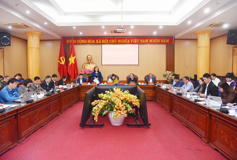 Quang cảnh buổi làm việc. giam-sat-hdnd-3.jpg