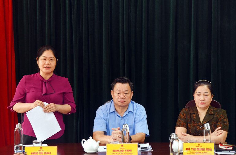 Đại diện Thường trực HĐND tỉnh phát biểu. Tiep-cong-dan-9.jpg