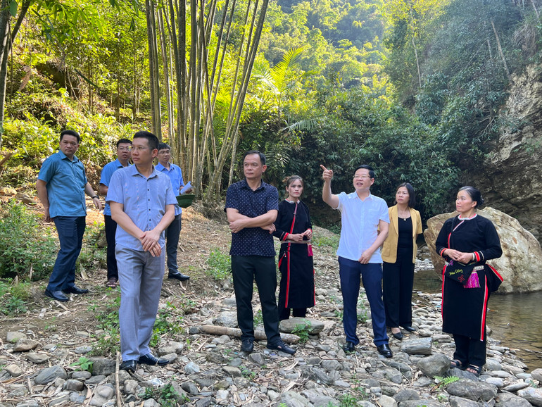 Đoàn công tác kiểm tra tiến độ Dự án 6 và tiềm năng khai thác du lịch tại thôn Khâu Đấng, xã Bộc Bố (Pác Nặm). img-3502.jpg