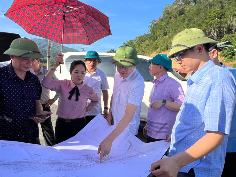 Phó Chủ tịch Thường trực UBND tỉnh chỉ đạo lãnh đạo một số sở, ngành và địa phương tập trung thực hiện Dự án Xây dựng hạ tầng trung tâm huyện Pác Nặm. img-3534.jpg