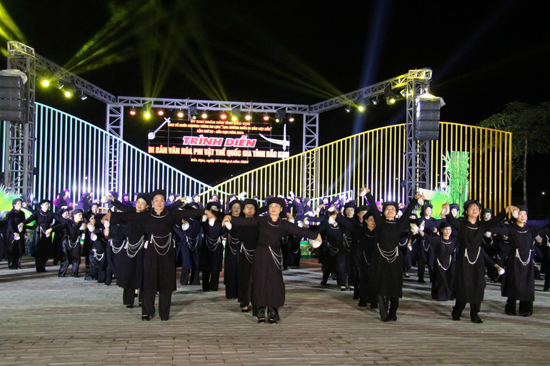 z5773123983077_23cb6a4dec964394520fc63f5a269abb.jpg