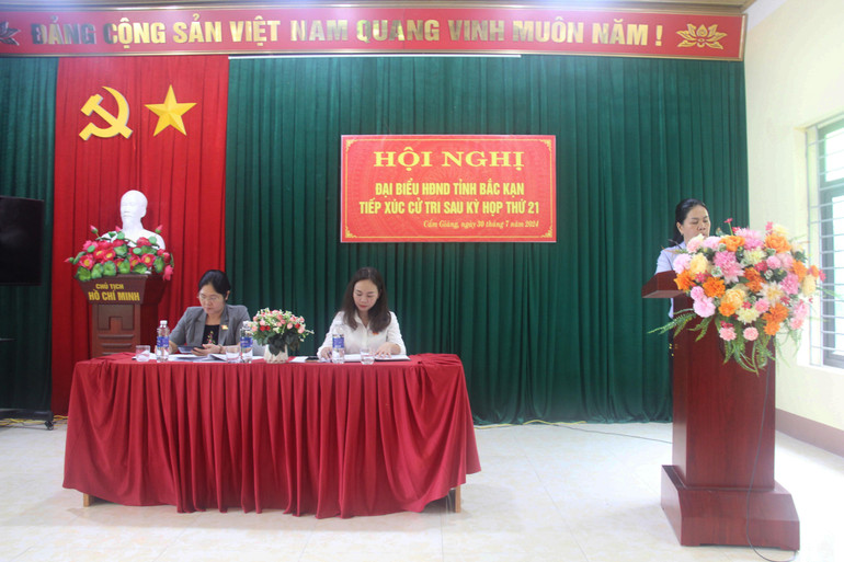 Đại biểu HĐND tỉnh tiếp xúc cử tri xã Cẩm Giàng. IMG_7242.JPG