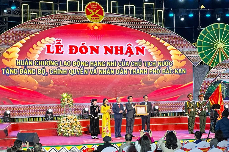 Thành phố Bắc Kạn: Phát triển hạ tầng đô thị và kinh tế dịch vụ