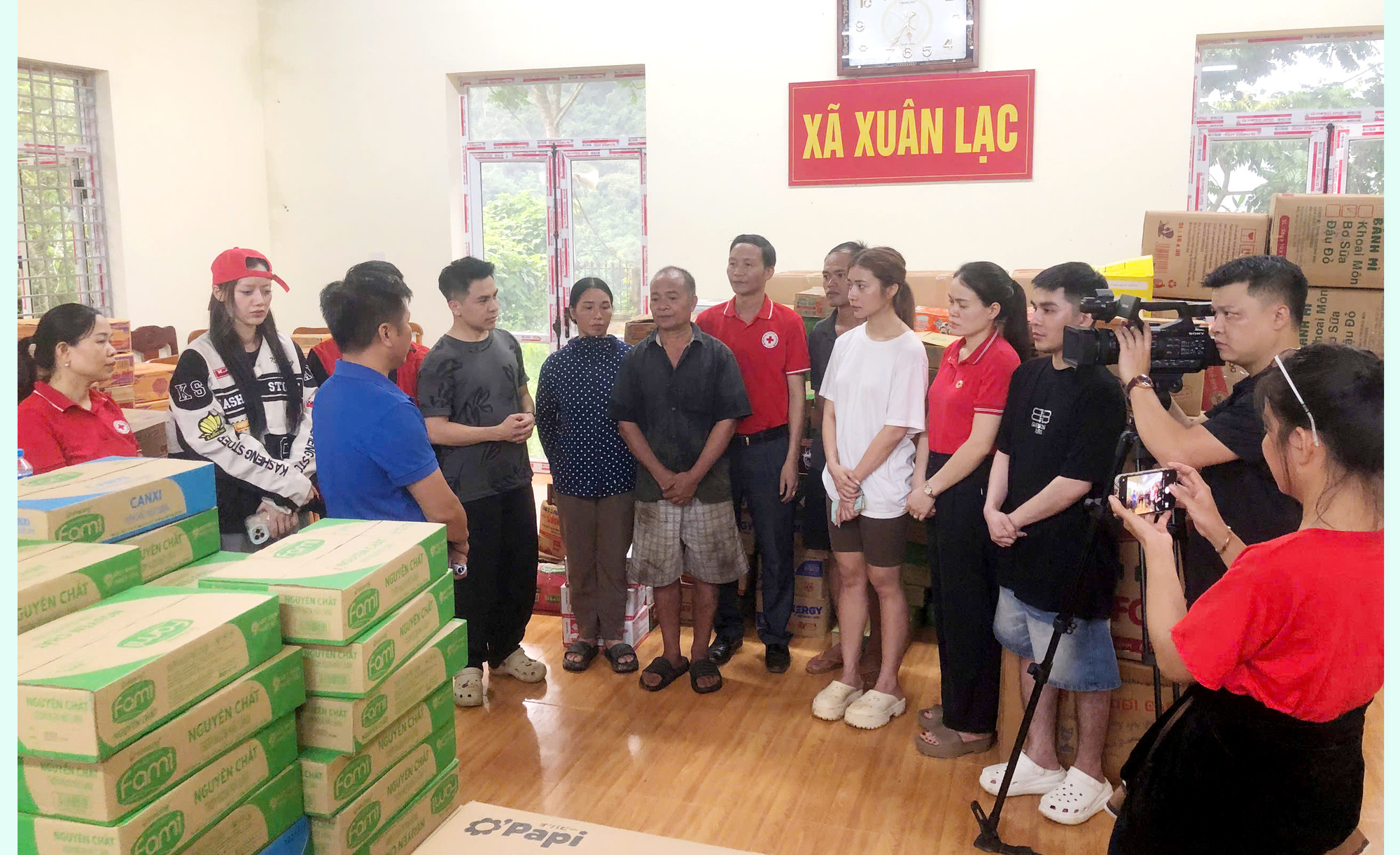 Hội CTĐ tỉnh cùng đoàn thiện nguyện đến hỗ trợ người dân xã Xuân Lạc (Chợ Đồn) bị ảnh hưởng bởi bão số 3. thanh 19.jpg