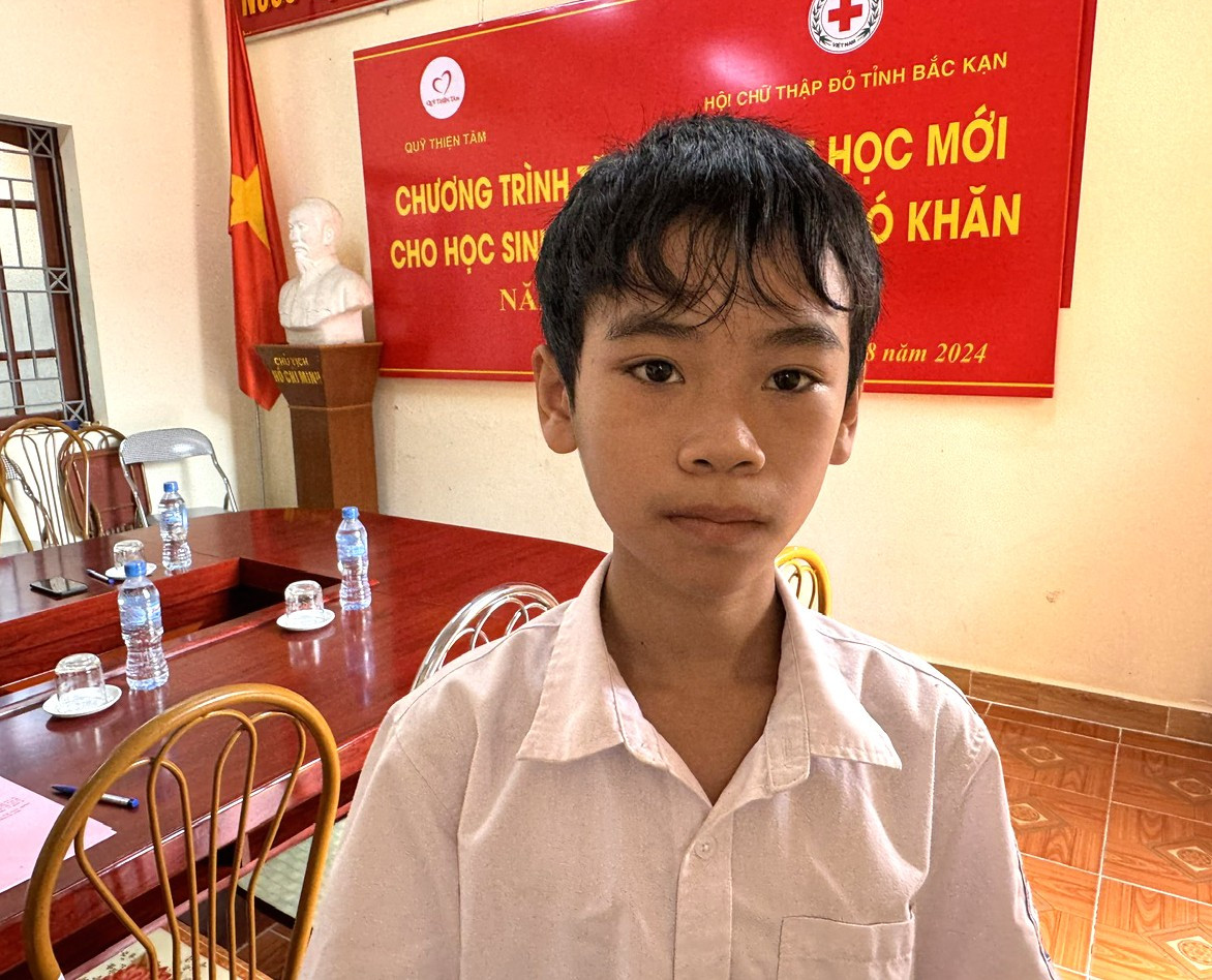 Em Lường Minh Tiến, học sinh lớp 8a, Trường THCS Quân Hà (Bạch Thông). hs 2.jpg