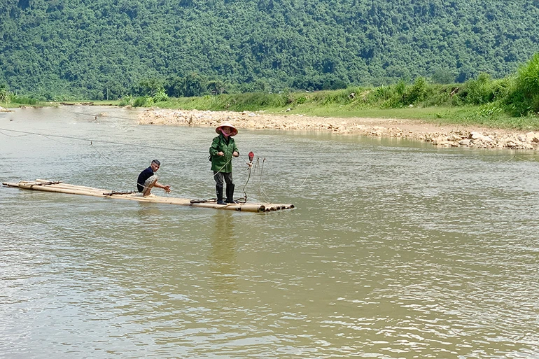 Người dân Lương Thượng mong có cầu nối hai bờ sông Bắc Giang