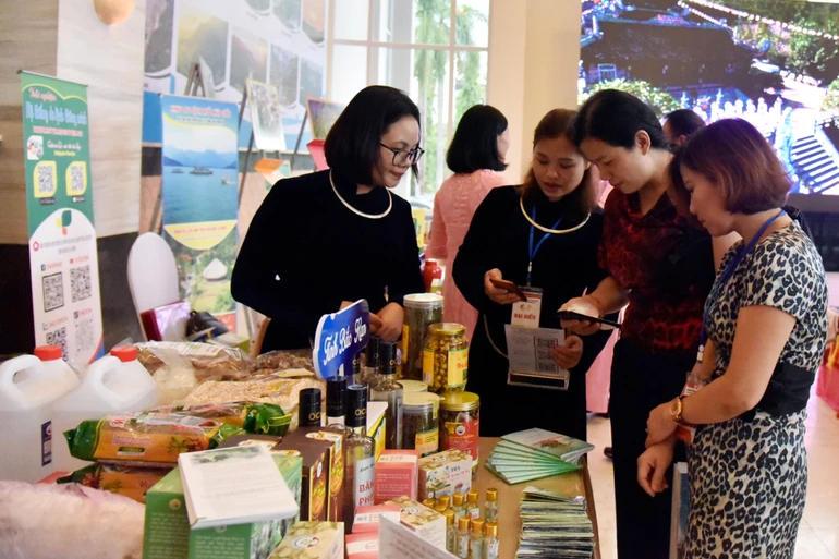 Phát huy di sản Then gắn với phát triển du lịch