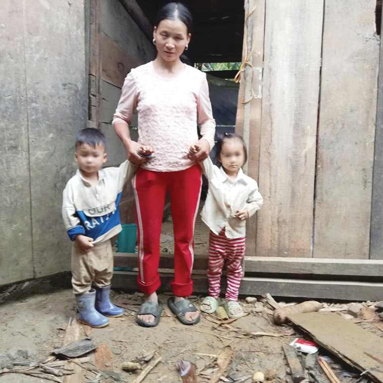 Ba mẹ con chị Triệu Mùi Chiếu. t7-ba-me-con-chi-chieu.jpg