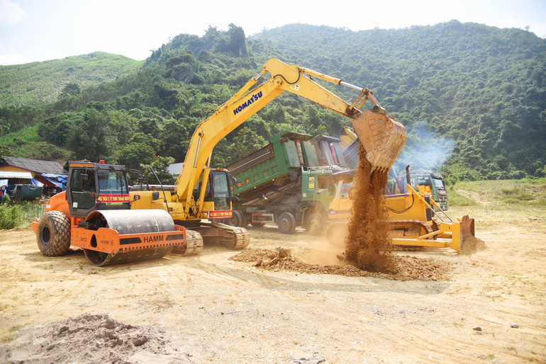 Thi công hạ tầng kỹ thuật Cụm công nghiệp Quảng Chu (Chợ Mới). thi-cong-ha-tang-ky-thuat-cum-cong-nghiep-quang-chu-cho-moi.jpg