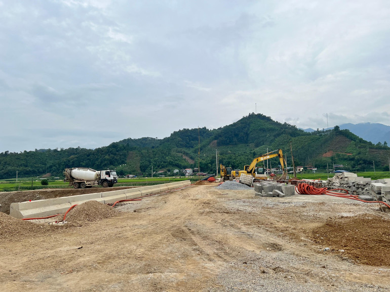 Công tác xây dựng cơ bản được huyện Bạch Thông quan tâm, nhằm thực hiện các tiêu chí huyện nông thôn mới. Công tác xây dựng cơ bản được huyện Bạch Thông quan tâm, nhằm thực hiện các tiêu chí huyện nông thôn mới.jpeg