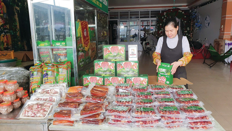 Sản phẩm từ thịt lợn sạch của Cơ sở sản xuất Tám Cương. san-pham-tu-thit-lon-sach-cua-co-so-san-xuat-tam-cuong.jpg