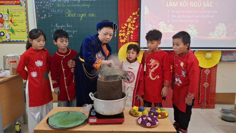 Đồ xôi ngũ sắc. do-xoi-ngu-sac-anh-hh.jpg