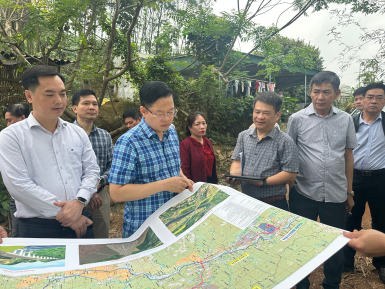 Đồng chí Đinh Quang Tuyên, Phó Chủ tịch Thường trực UBND tỉnh Bắc Kạn kiểm tra thực địa công tác GPMB dự án cao tốc Chợ Mới - Bắc Kạn. t5-pho-chu-tich-thuong-truc-ubnd-tinh-bac-kan-kiem-tra-thuc-dia-cong-tac-gpmb-du-an-cao-toc-cho-moi-bac-kan.jpg