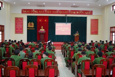 Khai giảng lớp bồi dưỡng tiếng dân tộc thiểu số cho cán bộ công an