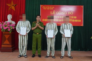 Công bố quyết định tha tù trước thời hạn cho 03 phạm nhân