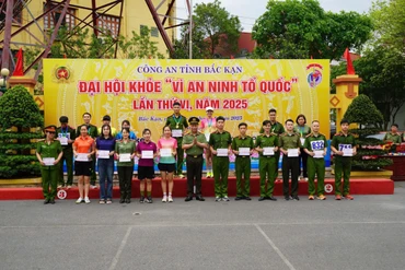 Đại hội khỏe “Vì an ninh Tổ quốc” lần thứ VI