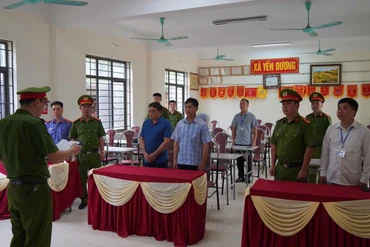 Khởi tố 2 lãnh đạo xã thiếu trách nhiệm trong quản lý, giám sát