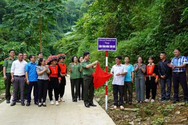 Công an tỉnh Bắc Kạn bàn giao công trình hỗ trợ xây dựng nông thôn mới