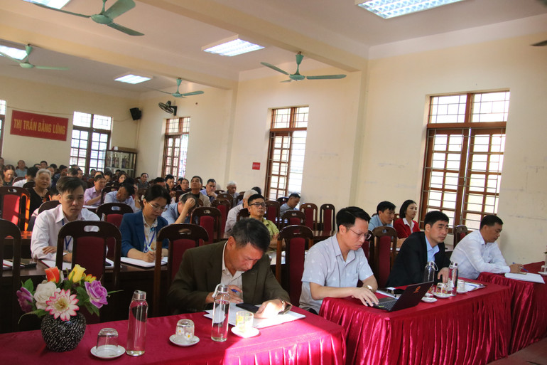 Đại biểu tại buổi tiếp xúc cử tri. img-7203.jpg