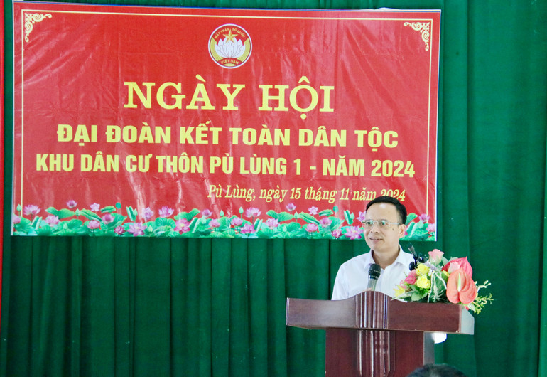 Đồng chí Đồng Văn Lưu, Phó Chủ tịch HĐND tỉnh Bắc Kạn phát biểu với bà con Pù Lùng 1 tại ngày hội. img-5224.jpg