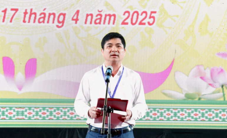 Đồng chí Liêu Văn Bảy, Phó Giám đốc Sở Văn hoá, Thể thao và Du lịch phát biểu tại buổi lễ. img-6847.jpg