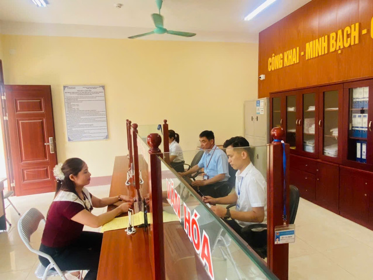 មជ្ឈមណ្ឌលសេវាកម្មរដ្ឋបាលសាធារណៈឃុំបាក់ទង (ថ្មី) ត្រៀមស្វាគមន៍ប្រជាពលរដ្ឋដើម្បីដោះស្រាយនីតិវិធីរដ្ឋបាល។ z6745562261434-c13c87e7966cb2b5901dbba8374fb778.jpg