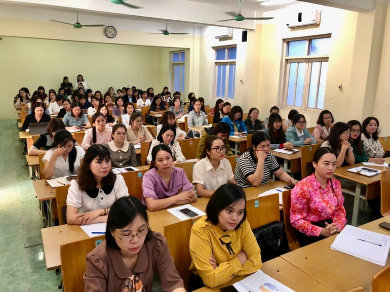 85 học viên là nữ cán bộ, công chức, viên chức tham dự bồi dưỡng. img-3347-95.jpeg