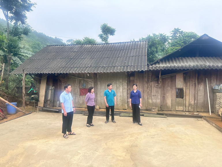 Nền nhà được chuẩn bị cho dựng nhà lắp ghép tại thôn Pù Lùng, xã Xuân Lạc, huyện Chợ Đồn. img-4905.jpg