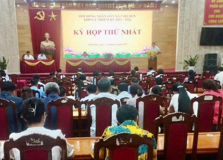 Vận hành thử nghiệm, xã Chợ Đồn đã tổ chức Kỳ họp thứ nhất của HĐND xã. ky-hop-thu-nhat-hdnd-xa-cho-don.jpg