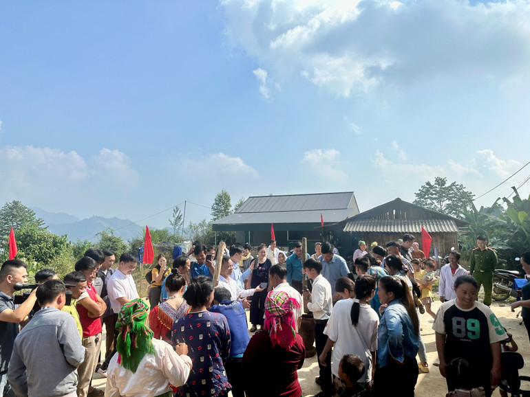 Quang cảnh ngày hội. img-5196.jpg