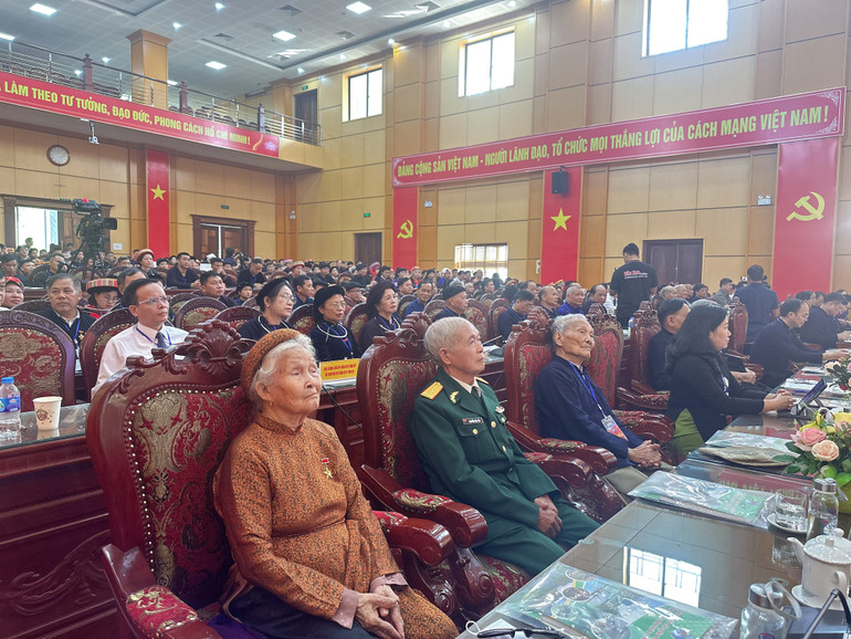 Dự Đại hội có Mẹ Việt Nam Anh hùng, Anh hùng lực lượng vũ trang, Lão thành cách mạng. 52b5d52b-8e13-4aff-a922-f5221c313972-84.jpeg