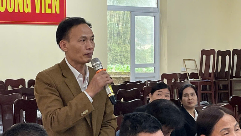 Cử tri thị trấn Bằng Lũng nêu ý kiến. img-2709.jpg